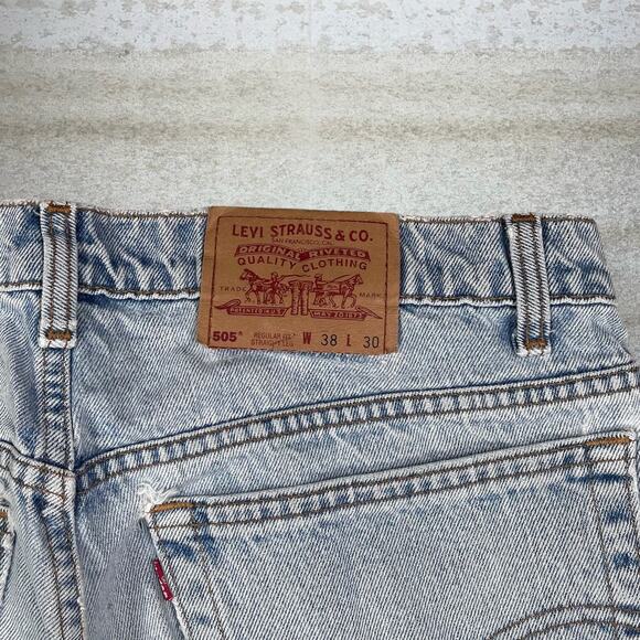 Vintage 90s Levis 505 Jeans 38x30 Straight Fit Light Wash Denim Made in Canada - Picture 4 of 6
